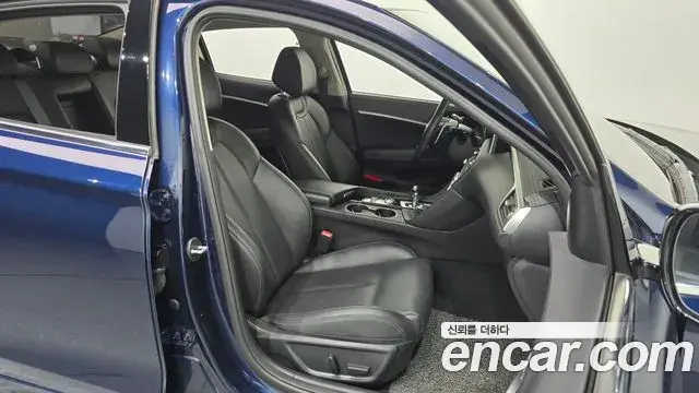 Genesis G70 2019 — Photo 1/30