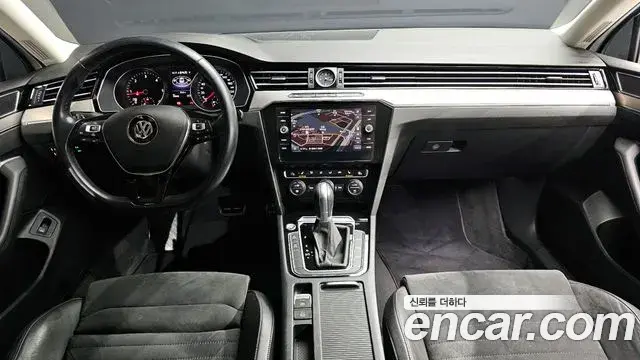 Volkswagen Passat GT 2018 — Photo 4/20