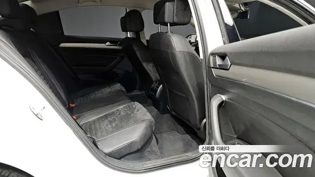 Volkswagen Passat GT 2018 — Photo 20/20