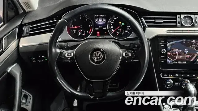 Volkswagen Passat GT 2018 — Photo 3/20