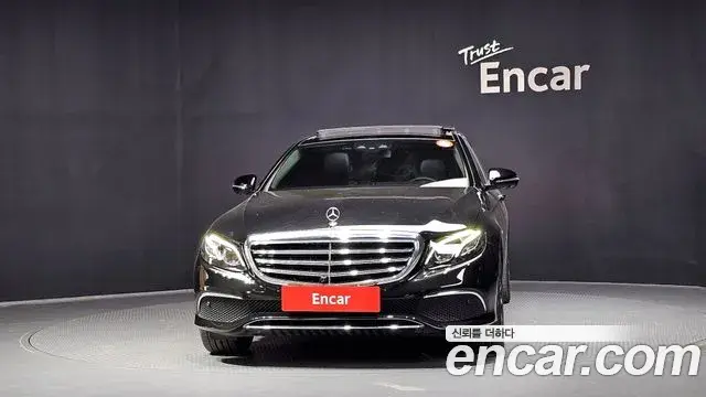Mercedes-Benz E-Class 2019 — Фото 3/20