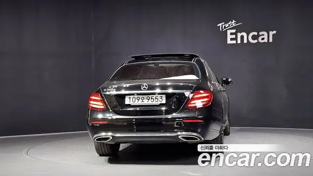 Mercedes-Benz E-Class 2019 — Фото 4/20