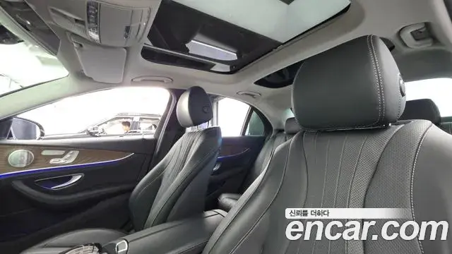 Mercedes-Benz E-Class 2019 — Фото 18/20
