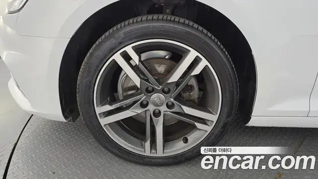 Audi A4 2019 — Şəkil 2/32