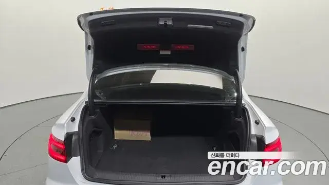 Audi A4 2019 — Şəkil 32/32