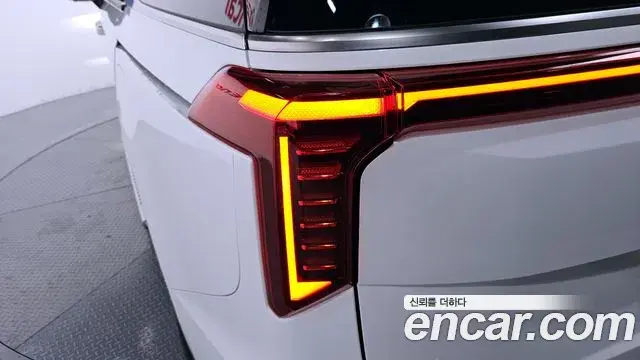 Kia Carnival 2024 — Şəkil 25/32
