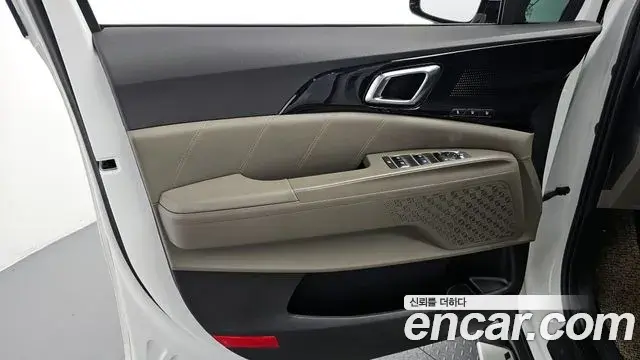 Kia Carnival 2024 — Şəkil 26/32