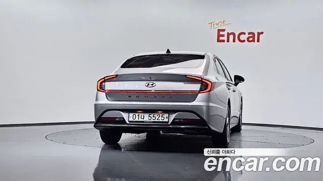 Hyundai Sonata 2019 — Фото 4/20