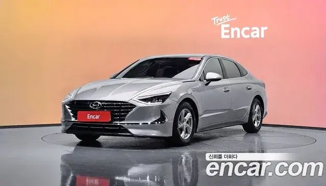 Hyundai Sonata 2019 — Фото 1/20