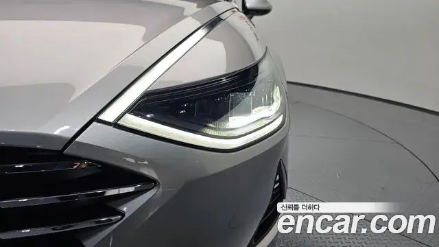 Hyundai Sonata Hybrid 2019 — Photo 23/30