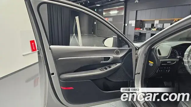 Hyundai Sonata Hybrid 2019 — Photo 14/30
