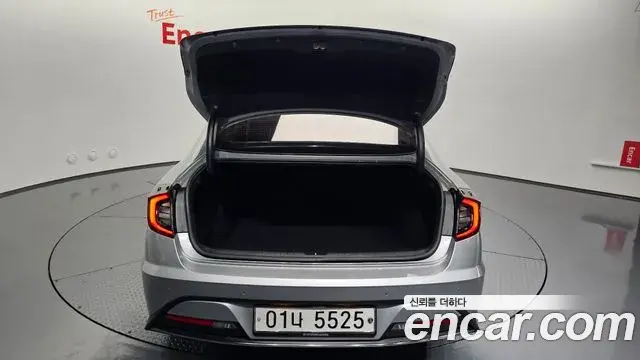 Hyundai Sonata Hybrid 2019 — Photo 25/30