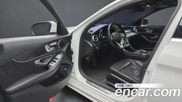 Mercedes-Benz C-Class 2019 — Фото 10/20