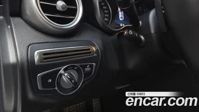 Mercedes-Benz C-Class 2019 — Photo 27/30
