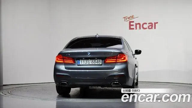 BMW 5 Series 2018 — Photo 15/20
