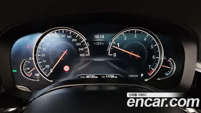 BMW 5 Series 2018 — Photo 19/20