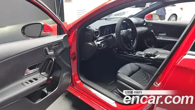 Mercedes-Benz A-Class 2019 — ფოტო 7/30