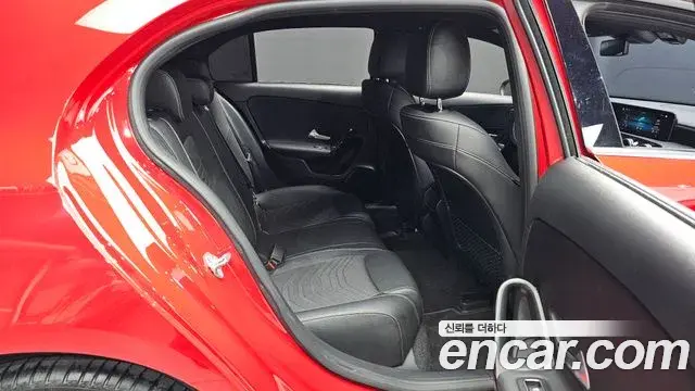 Mercedes-Benz A-Class 2019 — ფოტო 20/30