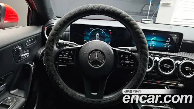 Mercedes-Benz A-Class 2019 — ფოტო 23/30