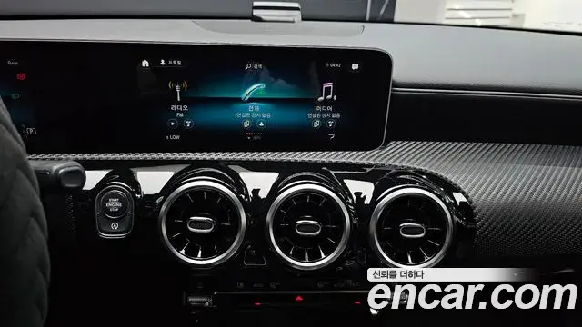 Mercedes-Benz A-Class 2019 — ფოტო 19/30