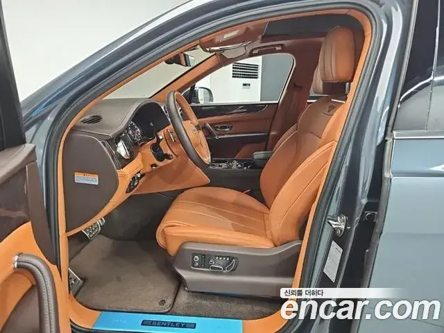 Bentley Bentayga 2019 — Şəkil 9/18