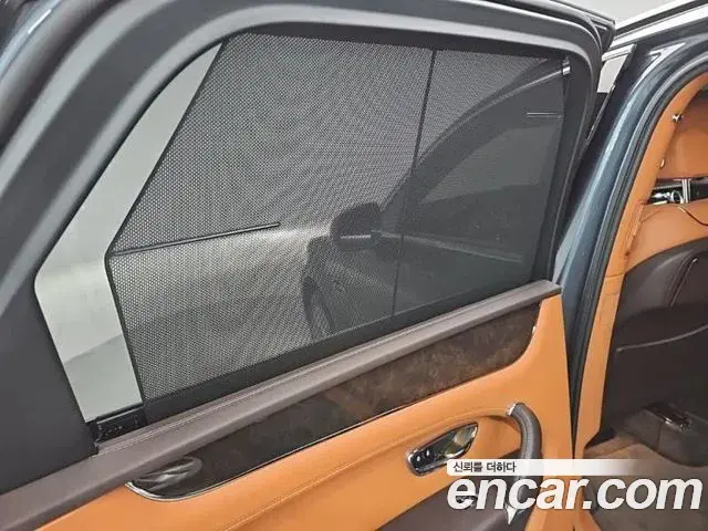 Bentley Bentayga 2019 — Şəkil 14/18