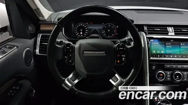 Land Rover Discovery 5 2019 — Photo 10/20