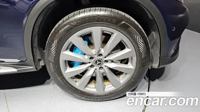 Mercedes-Benz GLC-Class 2018 — ფოტო 13/30