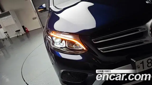 Mercedes-Benz GLC-Class 2018 — ფოტო 17/30