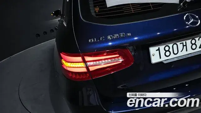 Mercedes-Benz GLC-Class 2018 — ფოტო 21/30