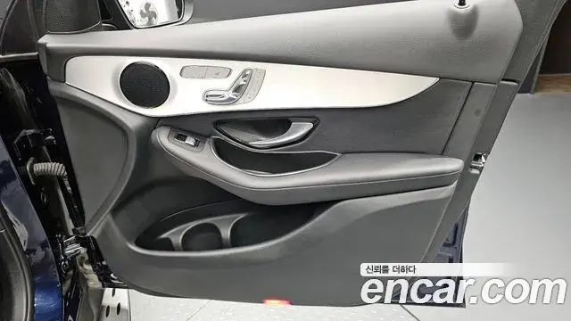 Mercedes-Benz GLC-Class 2018 — ფოტო 4/30