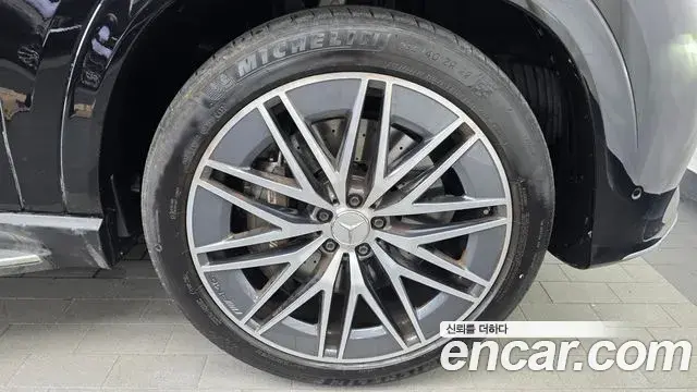 Mercedes-Benz GLE-Class 2025 — ფოტო 26/34