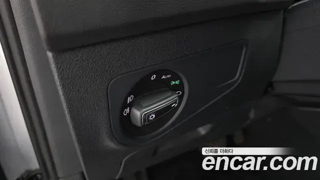Volkswagen Tiguan 2018 — ფოტო 12/20