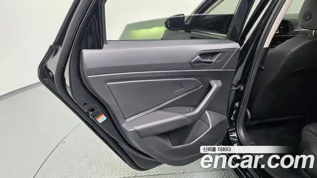 Volkswagen Jetta 2021 — Şəkil 18/35