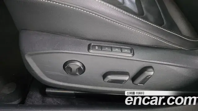 Volkswagen Jetta 2021 — Şəkil 28/35