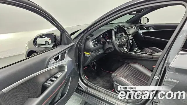Genesis G70 2019 — ფოტო 8/20