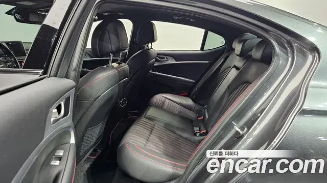 Genesis G70 2019 — ფოტო 7/20