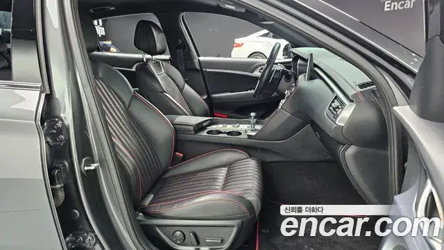Genesis G70 2019 — ფოტო 19/20