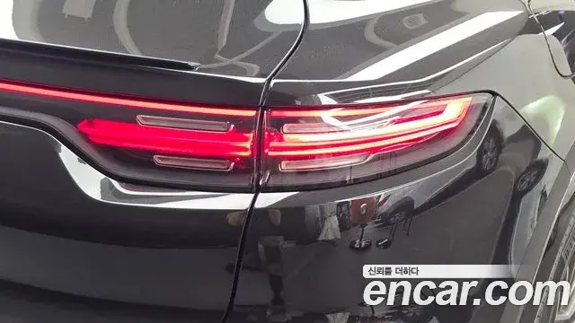 Porsche Cayenne 2023 — Şəkil 25/33