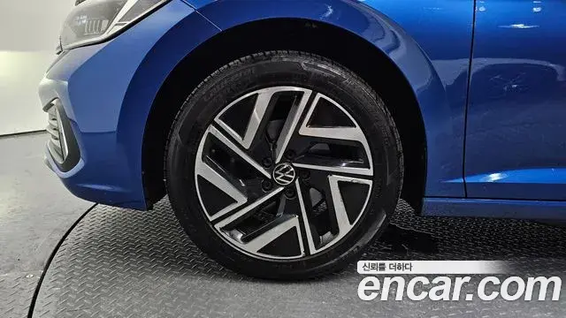 Volkswagen Jetta 2022 — ფოტო 11/20