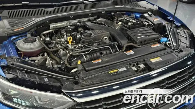 Volkswagen Jetta 2022 — ფოტო 19/20