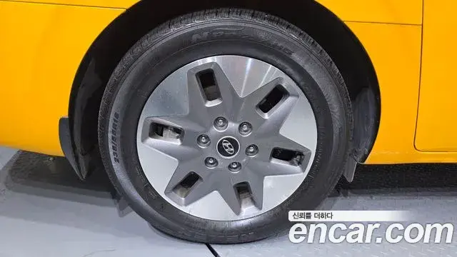 Hyundai Staria 2023 — Şəkil 6/32