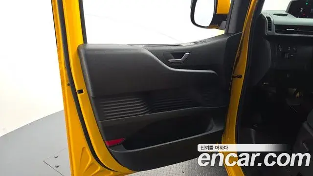 Hyundai Staria 2023 — Şəkil 9/32