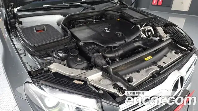 Mercedes-Benz GLC-Class 2018 — Şəkil 8/20