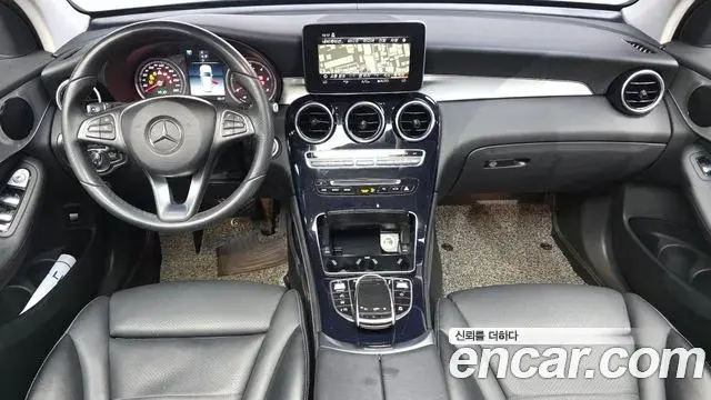 Mercedes-Benz GLC-Class 2018 — Şəkil 19/20
