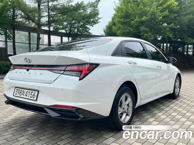 Hyundai The New Avante Hybrid 2021 — ფოტო 12/19
