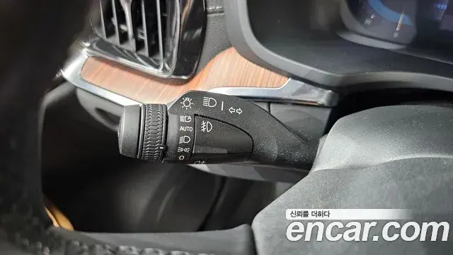 Volvo S60 2023 — Photo 33/38