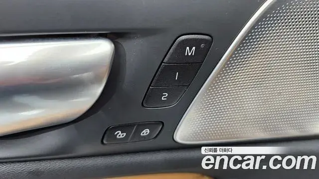 Volvo S60 2023 — Photo 37/38