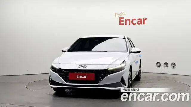 Hyundai The New Avante Hybrid 2022 — ფოტო 11/20