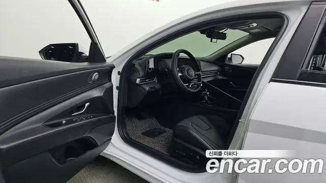 Hyundai The New Avante Hybrid 2022 — ფოტო 5/20